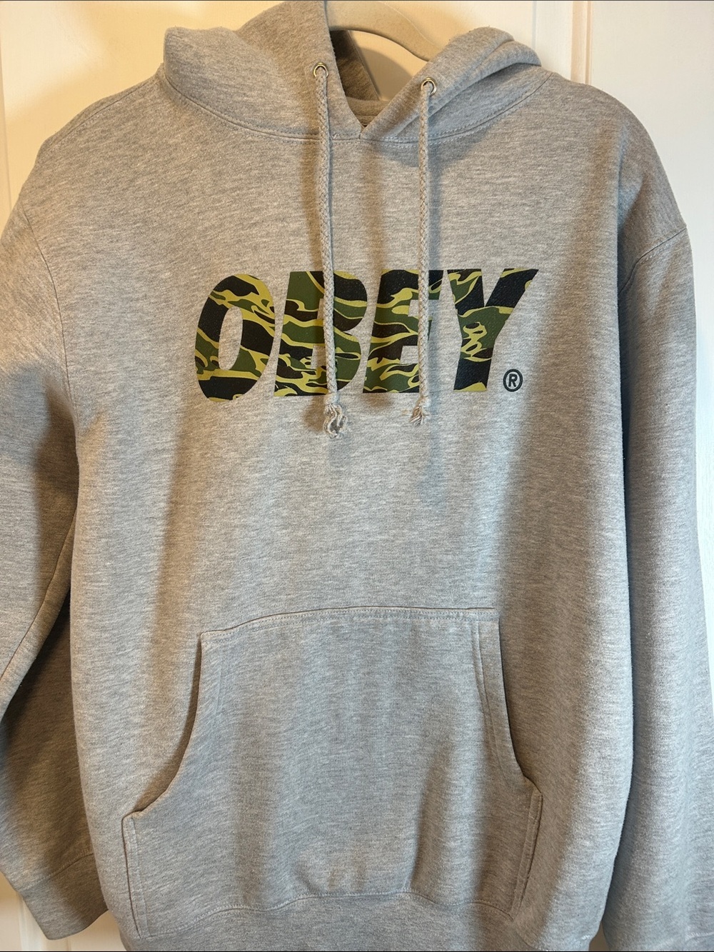 Obey Gray Hoodie with Green Camo Logo size S - Picture 2 of 4